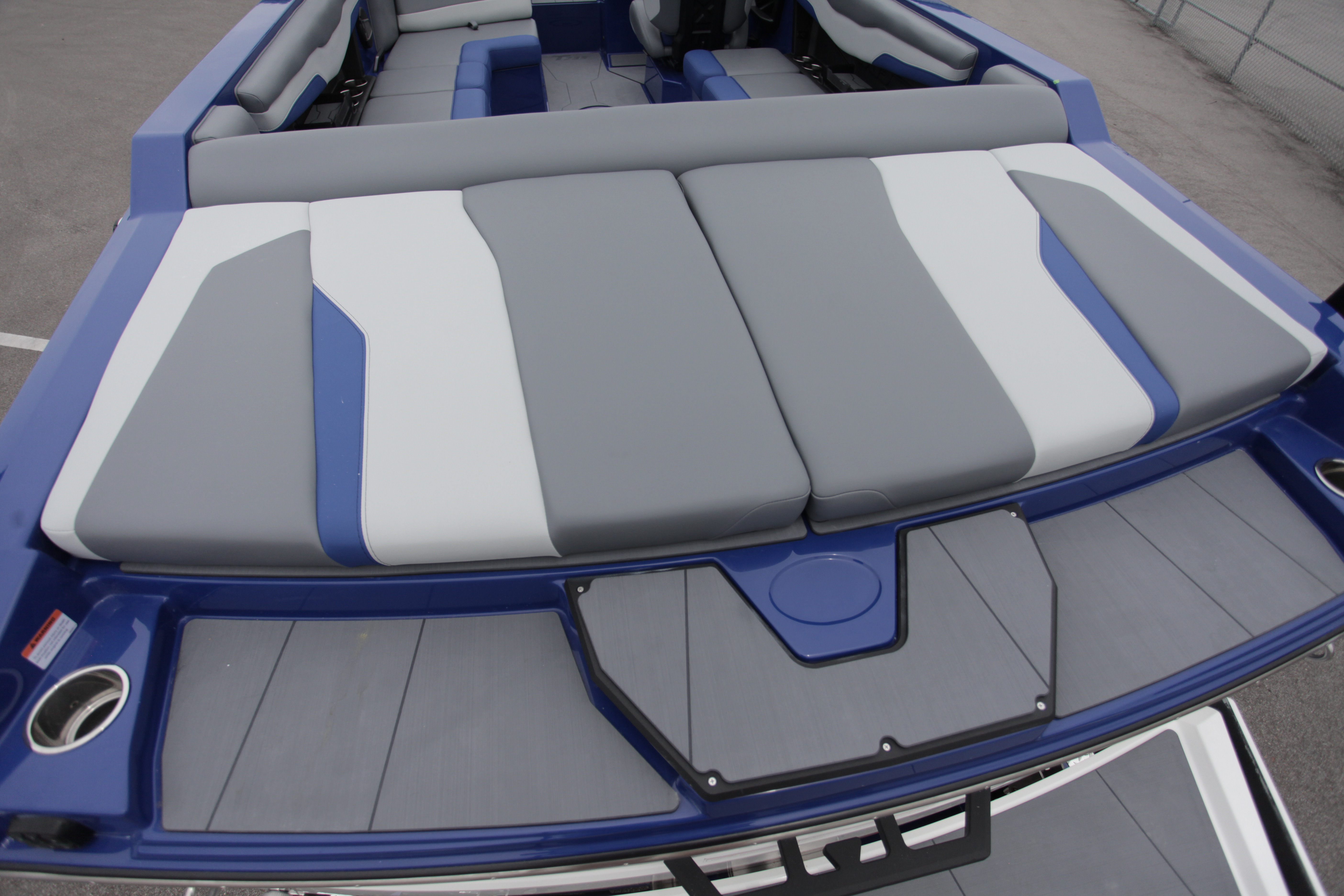 2025 Axis T235 Icon